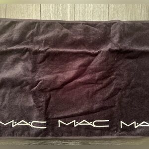 MAC Cosmetics Black Hand Towel * NYFW FW2014 🖤 Extremely Rare
